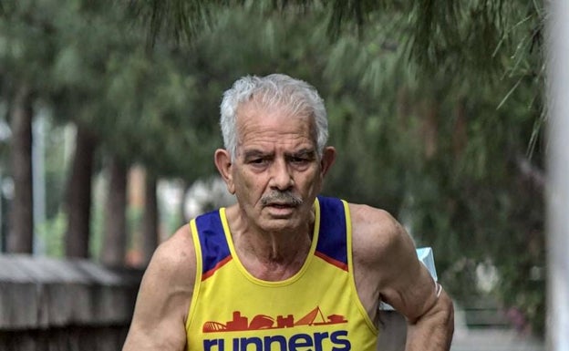 Paco Calvo, energía para sumar kilómetros a sus piernas. 