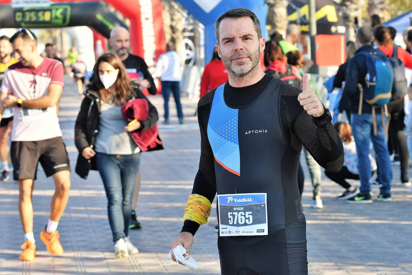 Fotos: Búscate en la meta de la 15K Valencia Abierta al mar (2)