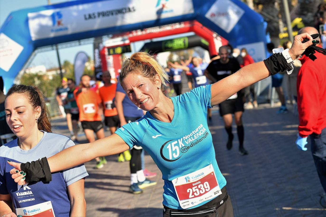 Fotos: Búscate en la meta de la 15K Valencia Abierta al mar (2)