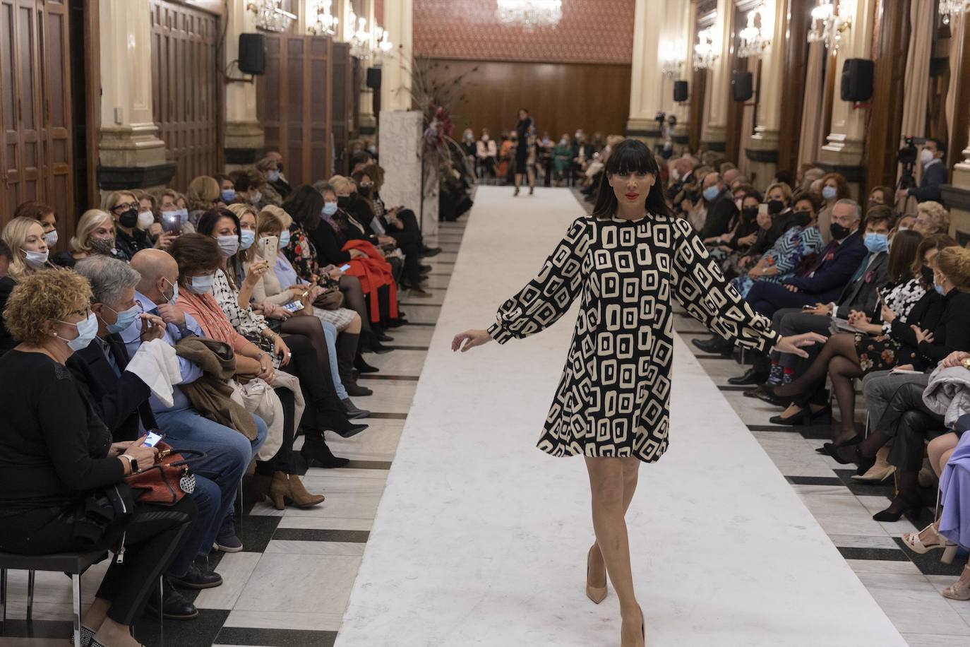 Desfile benéfico de Amado en el Ateneo