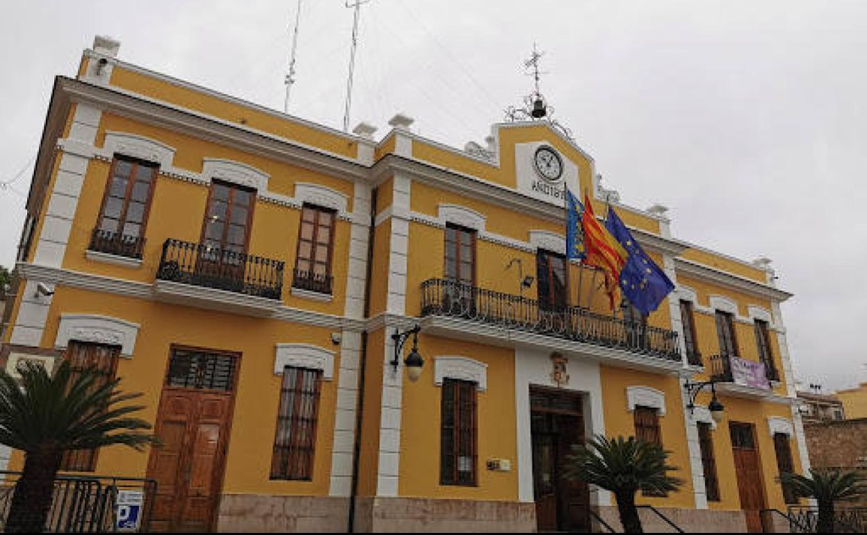 La fachada del ayuntamiento. 