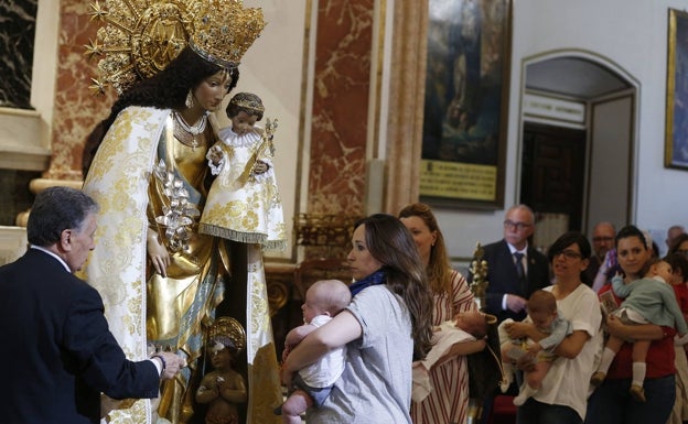 Besamanos realizado en 2018 en la Catedral de Valencia. 