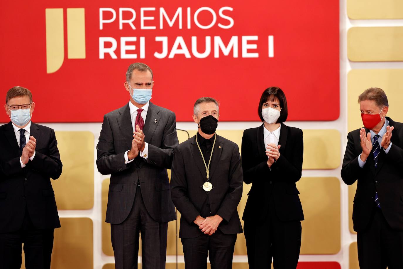 Los Premios Jaume I se entregan en Valencia, donde ha acudido en 2021 el Rey Felipe VI. 