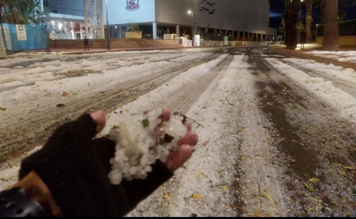 El granizo caído en Alicante de madrugada.