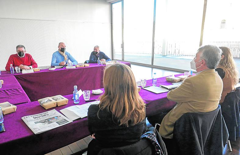 La mesa de debate sirvió para explicar las diferentes acciones que cada una de las bandas realiza a lo largo del año.