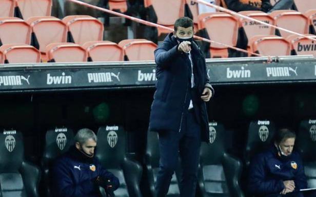 Javi Gracia entrenando al Valencia