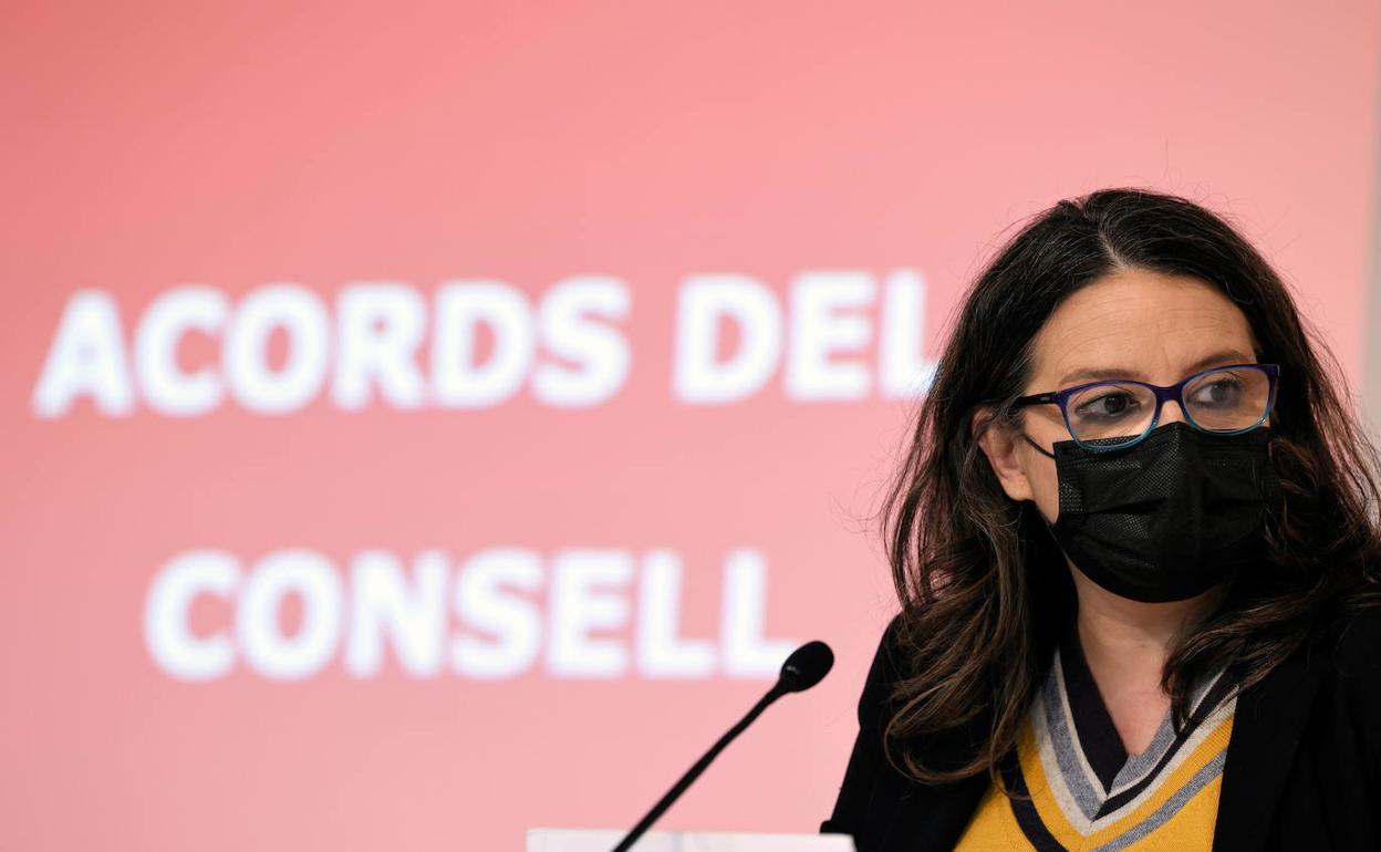 La vicepresidenta del Consell, Mónica Oltra, durante una rueda de prensa. 