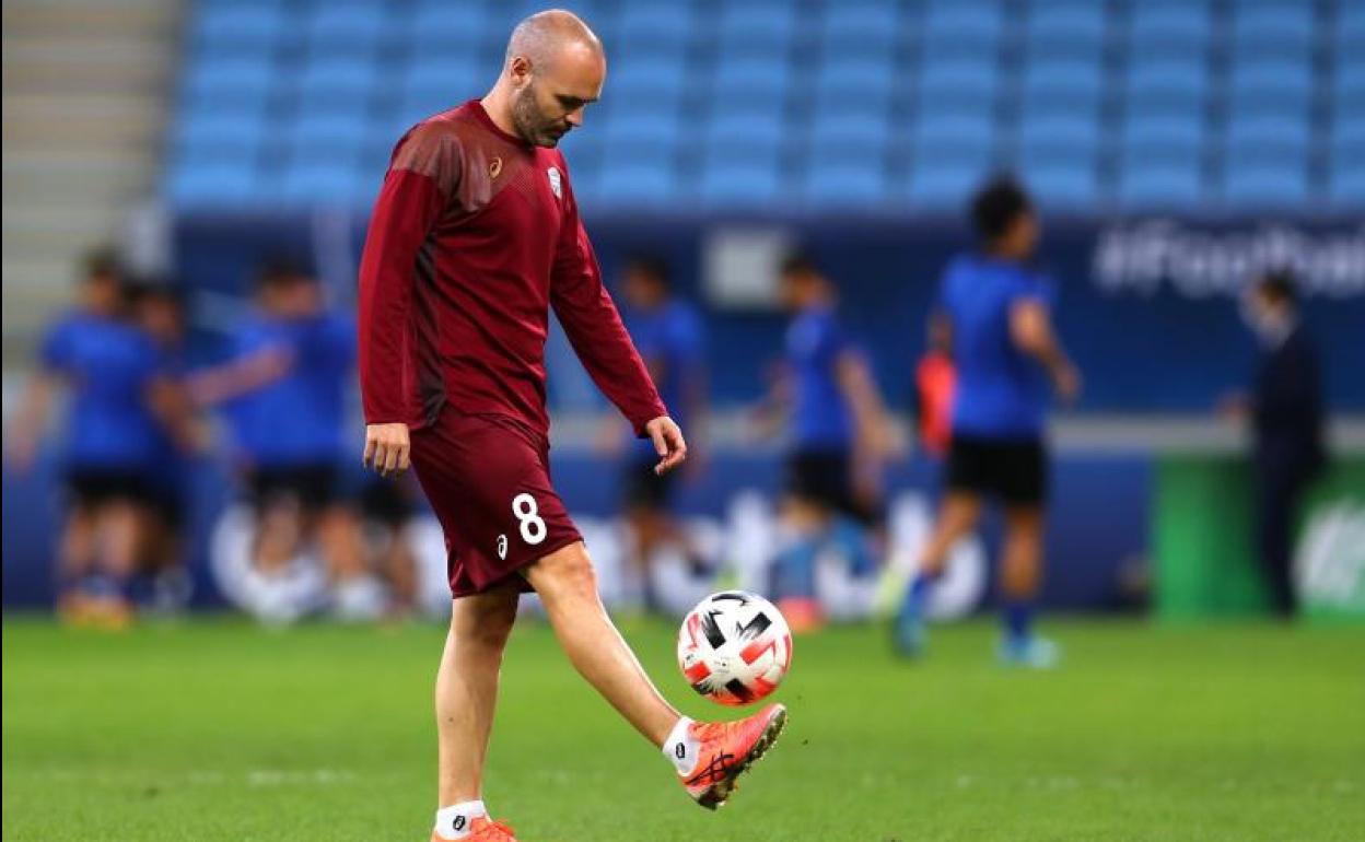 Andrés Iniesta, antes de un partido con el Vissel Kobe, en Japón. 