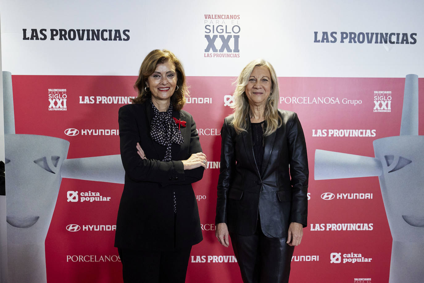 Ana Botella, diputada del PSOE en el Congreso, junto a Amparo Matíes, presidenta del Club de Encuentro Manuel Broseta.