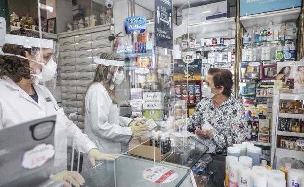 Sanidad cambia el precio de 17.150 medicamentos y elimina casi 700: del paracetamol al ibuprofeno