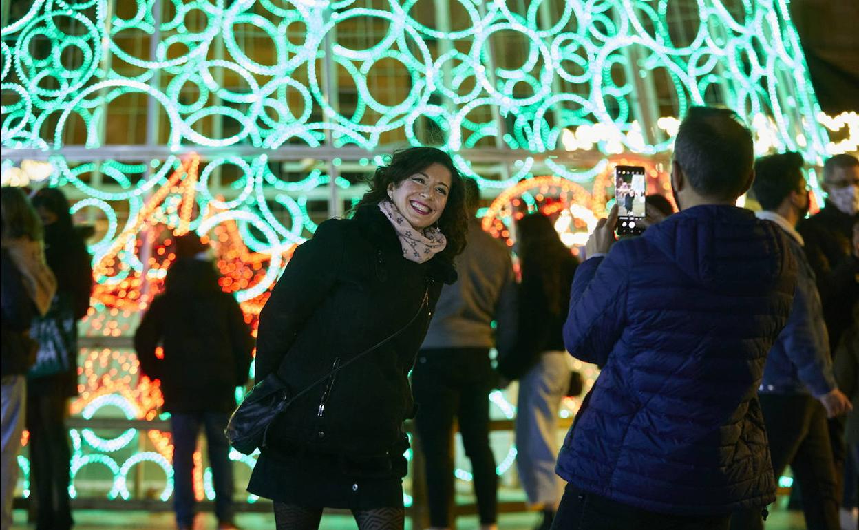 Luces de Navidad en la plaza del Ayuntamiento el año pasado.