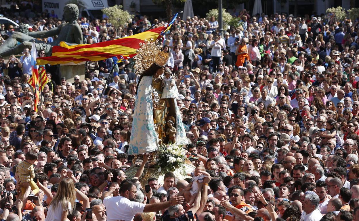 La Virgen durante el traslado. 