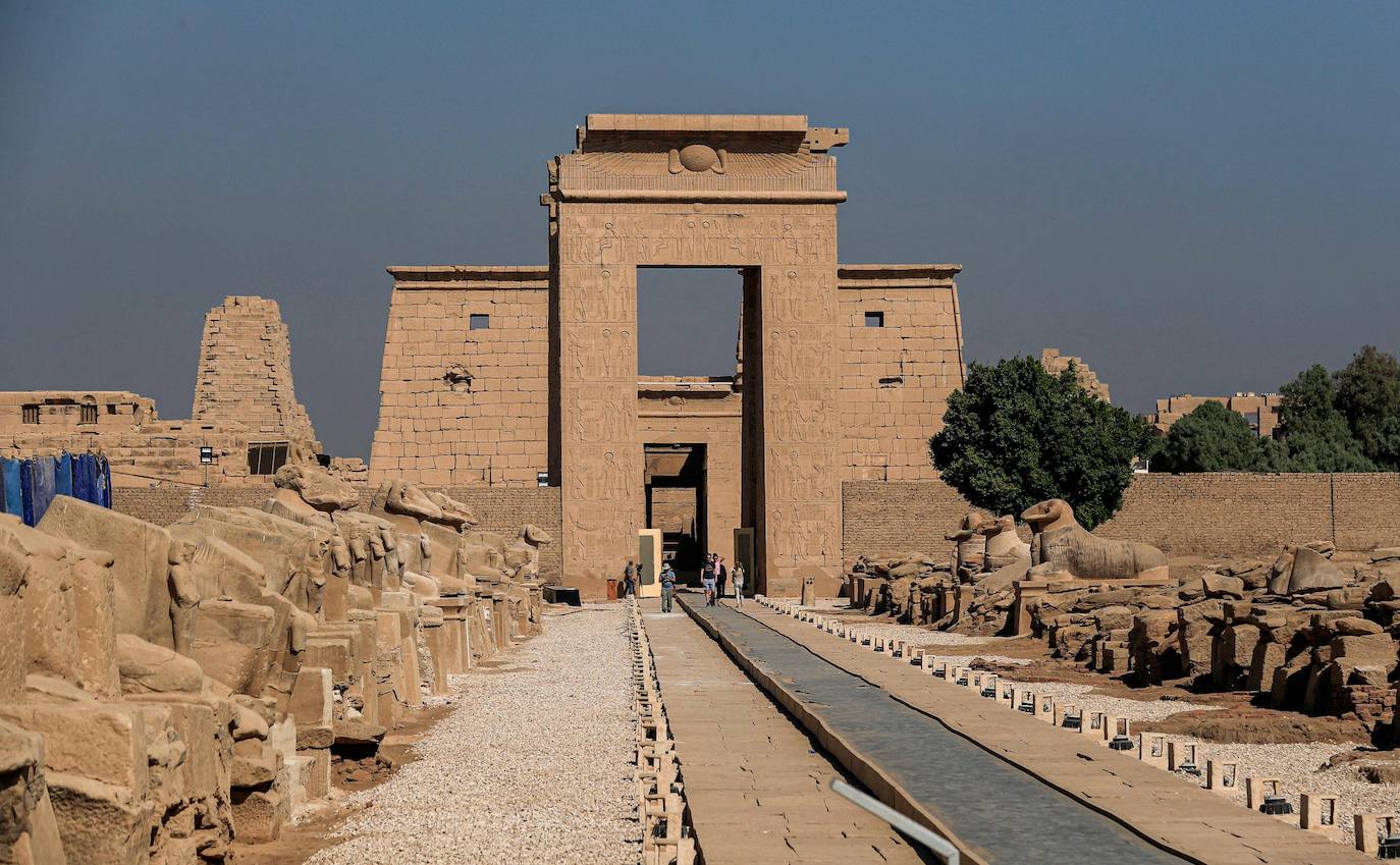 Fotos: Egipto devela el paseo de los carneros en Karnak