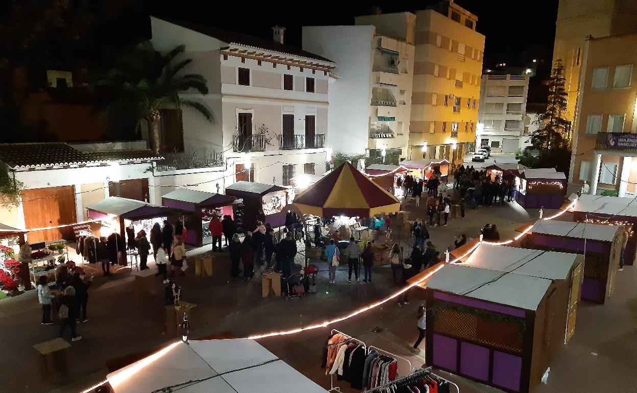 Turis organiza una Fira de Nadal con 30 expositores y los Reyes Magos