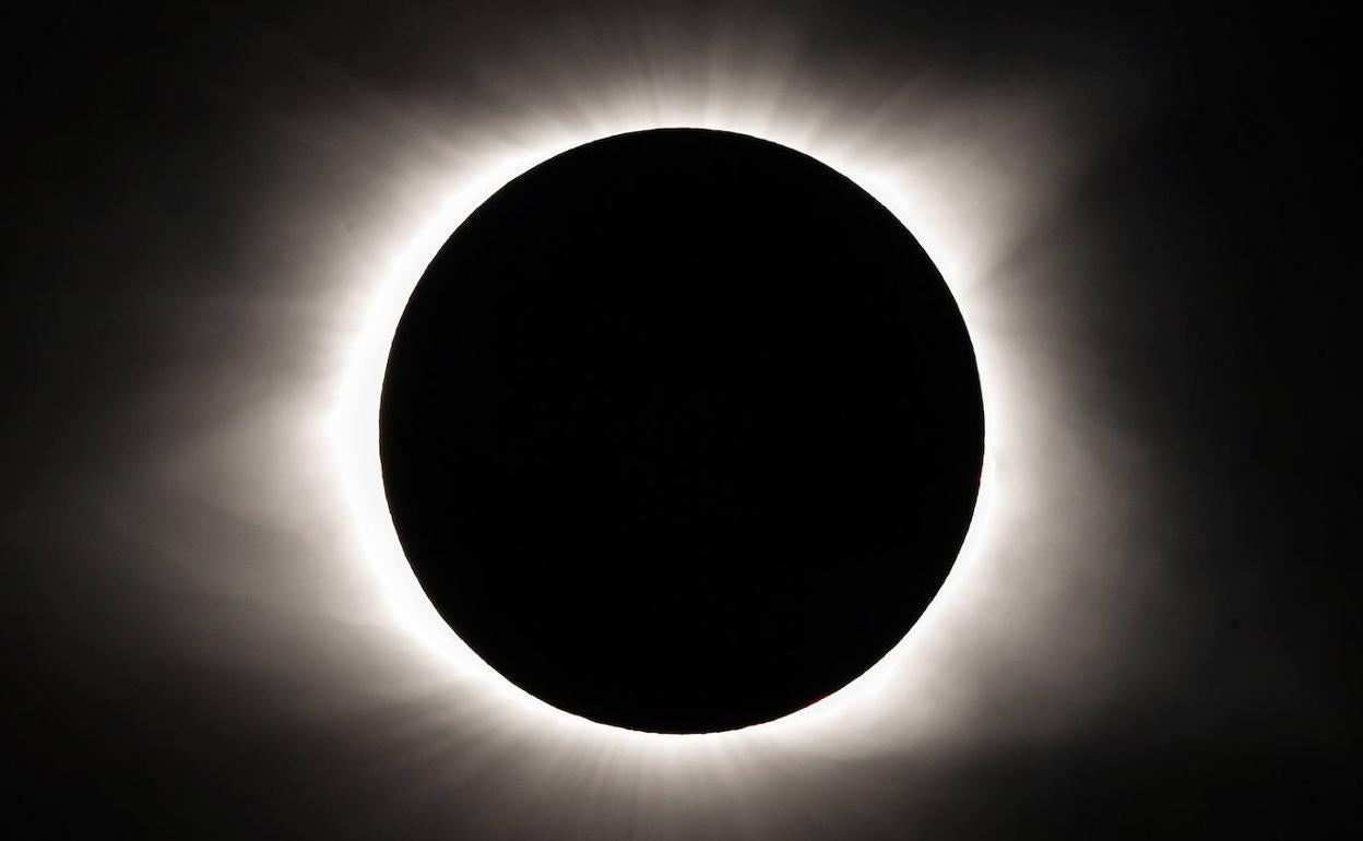 Foto de archivo de un eclipse total.