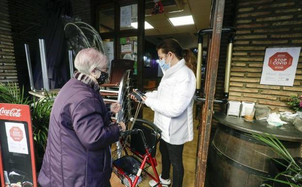 El almuerzo se merienda el pasaporte Covid en Valencia