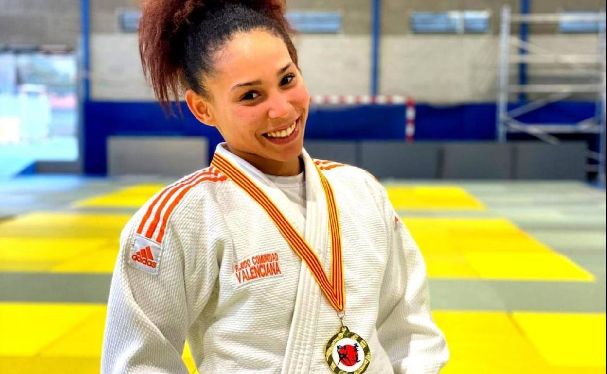 Ayumi Leiva, sonriente tras una competición. 