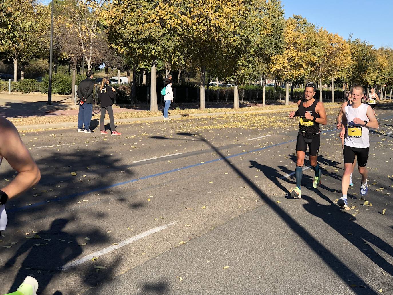 14.000 corredores hacen frente a una dura jornada marcada por las rachas muy fuertes de viento