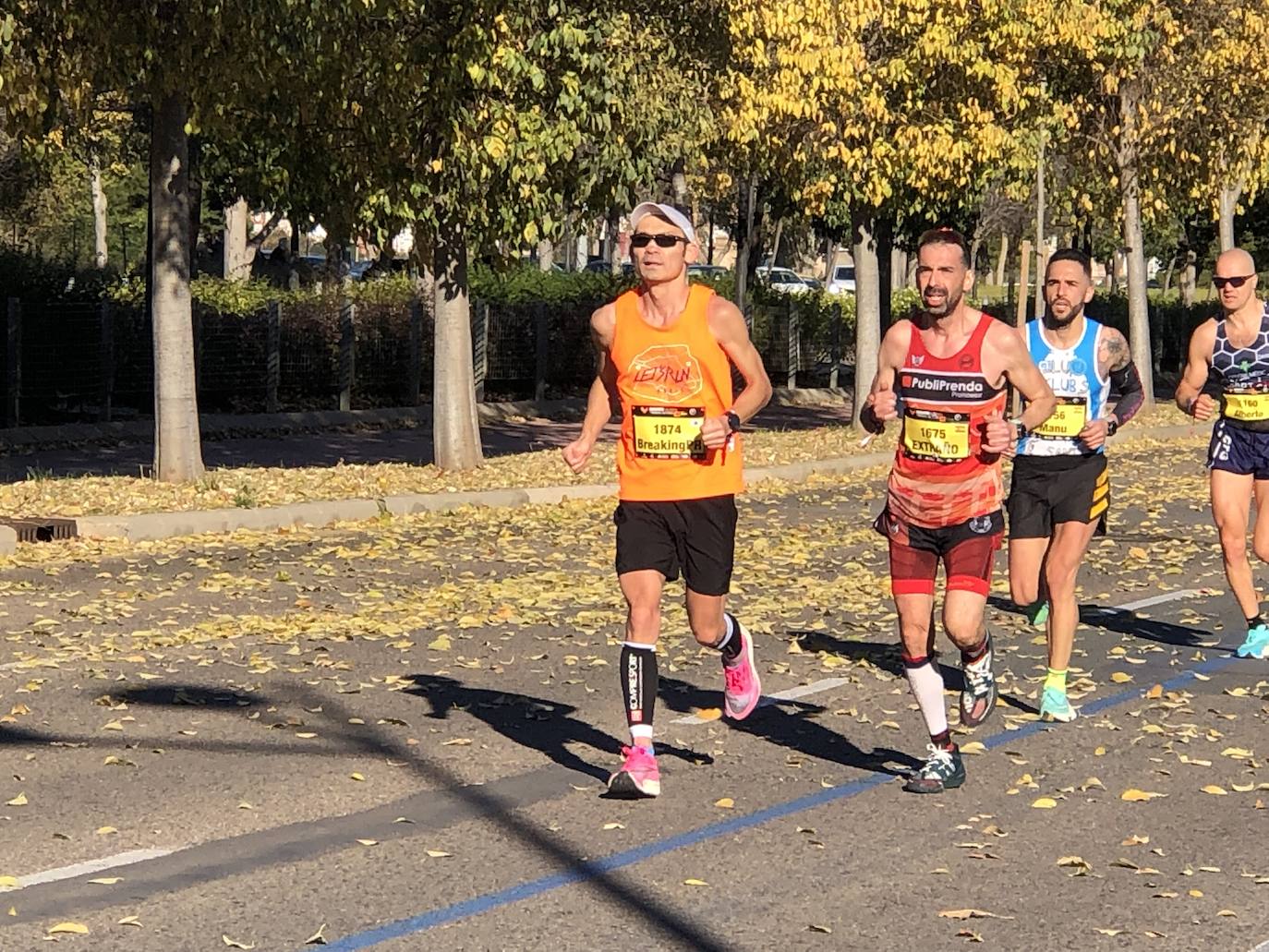 Tras pasar por el centro de la ciudad los participantes llegaban al entorno del Bioparc para comenzar el último tramo de la carrera.