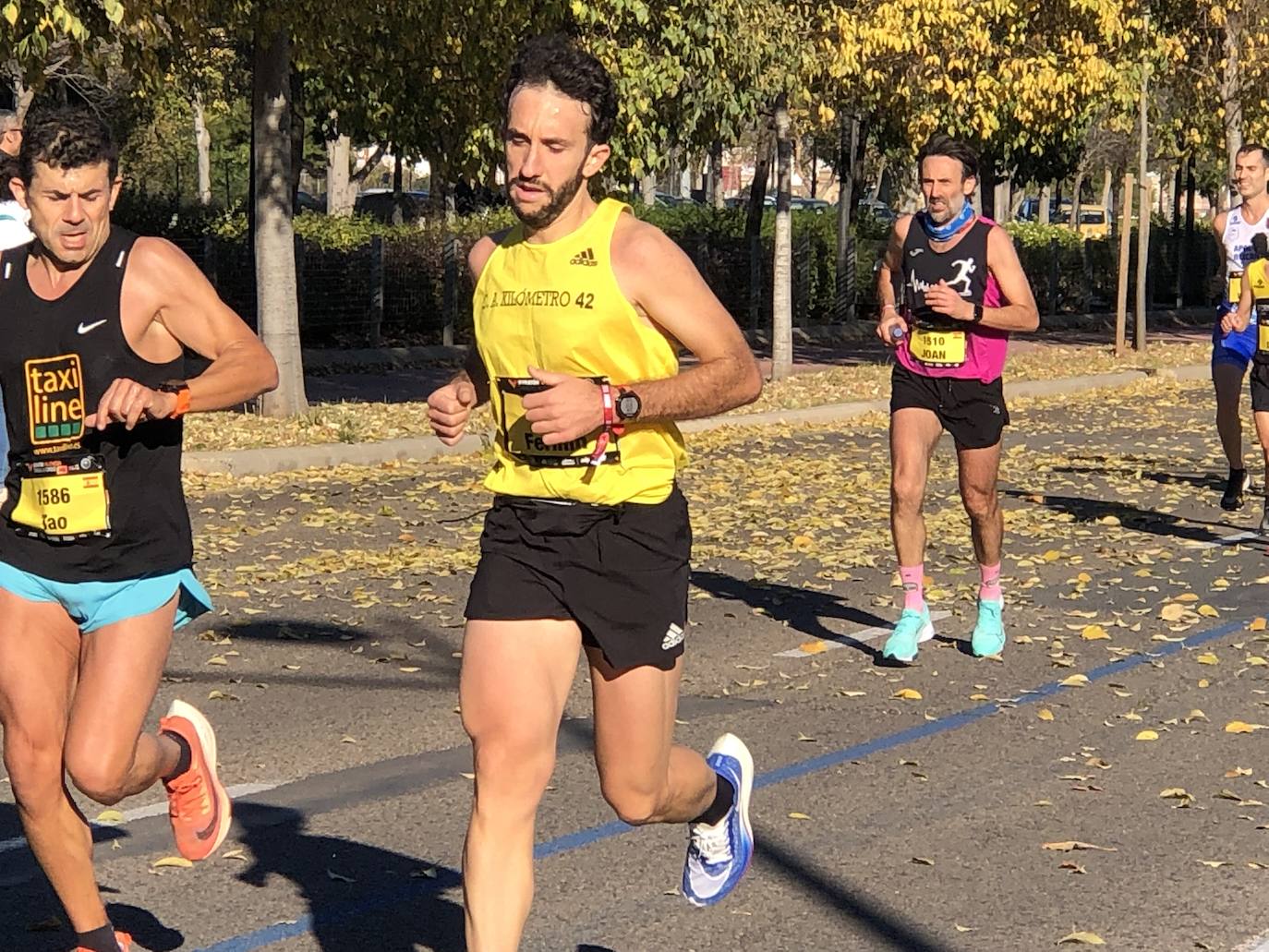 Tras pasar por el centro de la ciudad los participantes llegaban al entorno del Bioparc para comenzar el último tramo de la carrera.