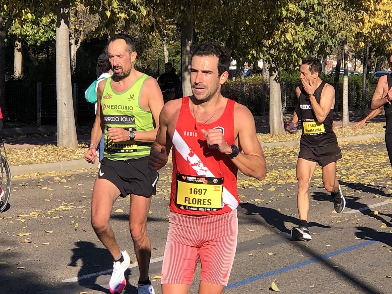 Tras pasar por el centro de la ciudad los participantes llegaban al entorno del Bioparc para comenzar el último tramo de la carrera.