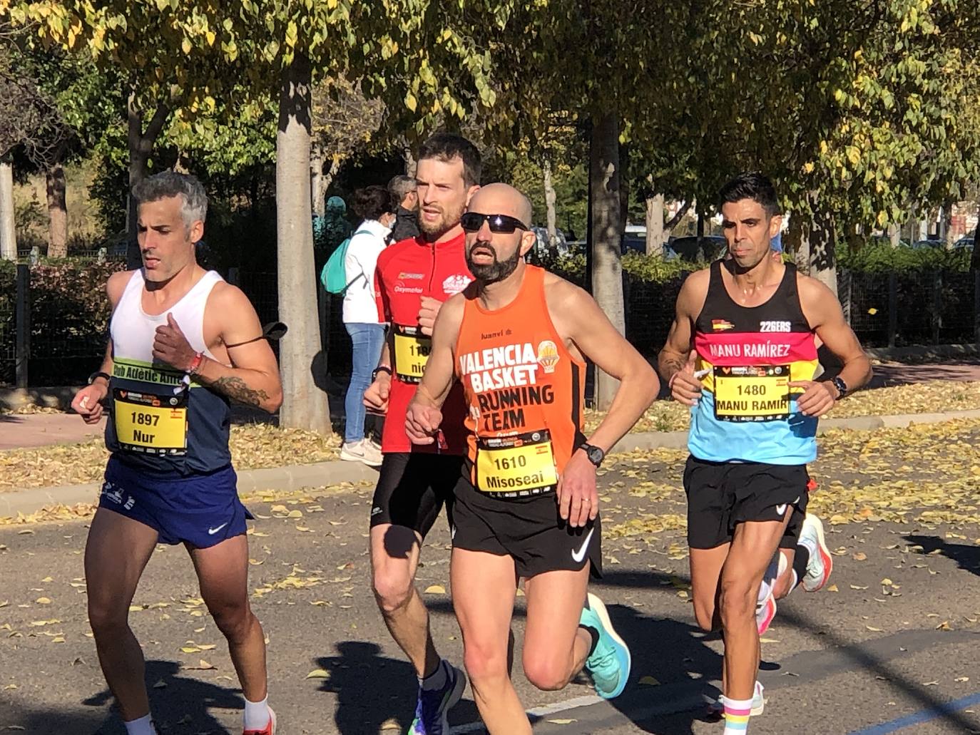 Tras pasar por el centro de la ciudad los participantes llegaban al entorno del Bioparc para comenzar el último tramo de la carrera.