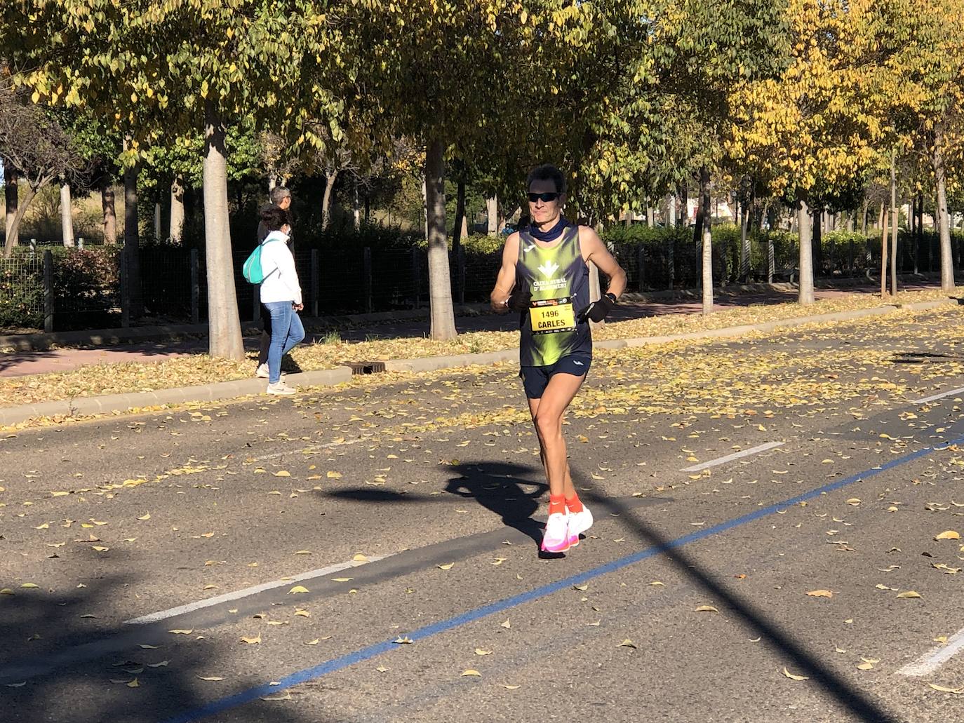 Los corredores encaran el último tramo del recorrido.