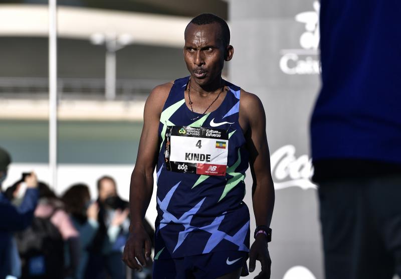 Fotos: Línea de meta del Maratón de Valencia 2021: así ha sido el final de la carrera