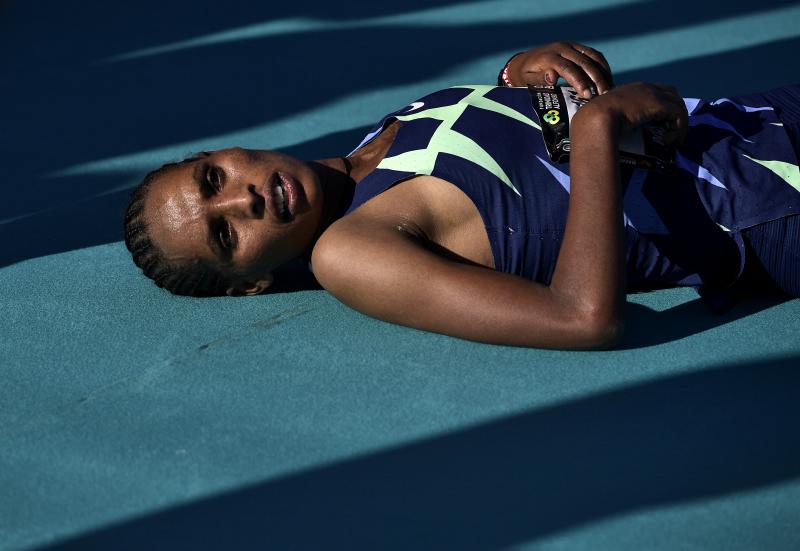 Fotos: Línea de meta del Maratón de Valencia 2021: así ha sido el final de la carrera