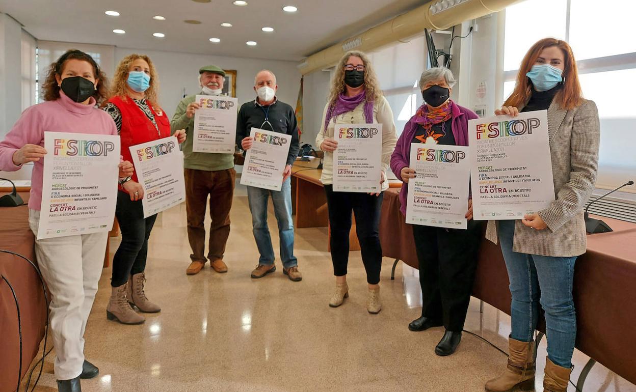 La concejala de Medio Ambiente y Sostenibilidad, Karin Jansen, con representantes de las entidades participantes. 