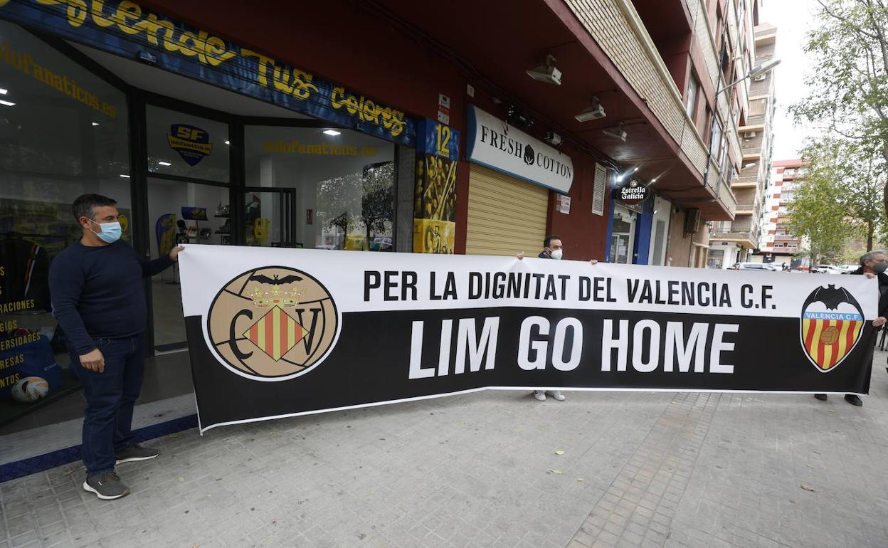 La pancarta que abrirá la marcha, este viernes. 