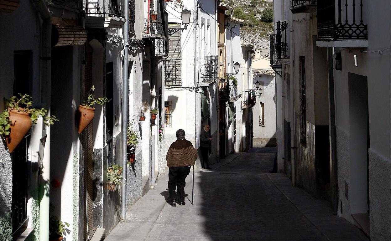 Una de las calles de Famorca. 