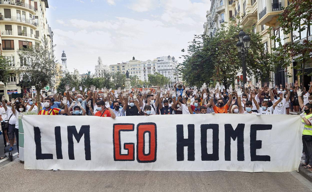 Manifestación contra Lim en mayo de 2021. 