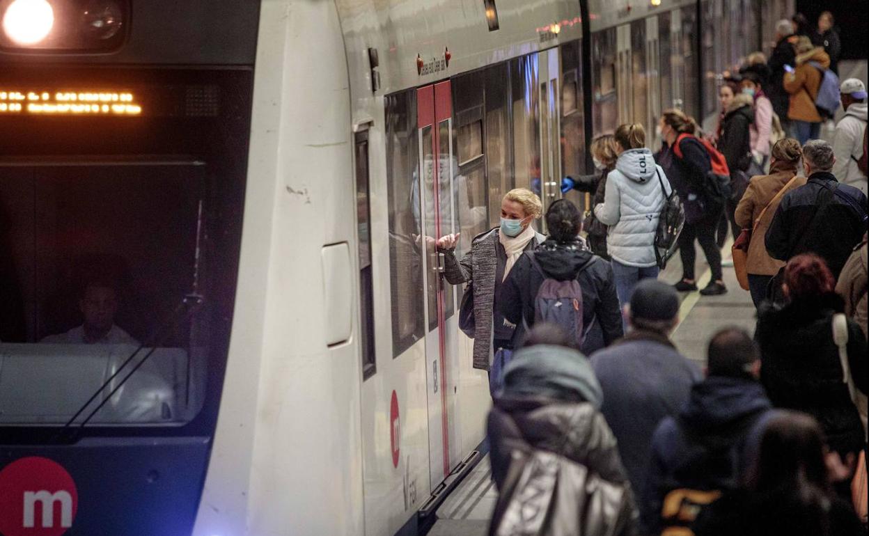 La Línea L4, que une Luceros con la Plaza Coruña, es la mejor valorada en el área metroplitana de Alicante. 