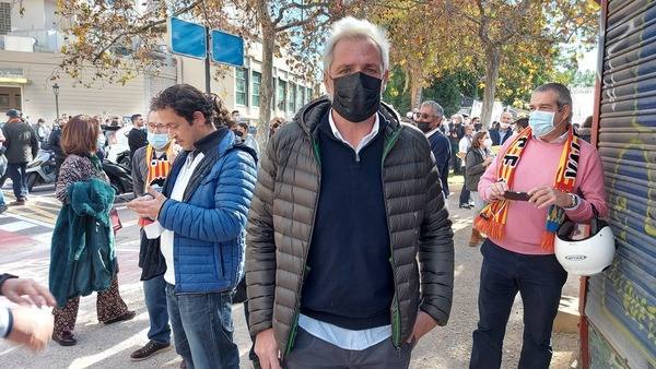 Miles de personas han acudido a la manifestación contra Peter Lim. 