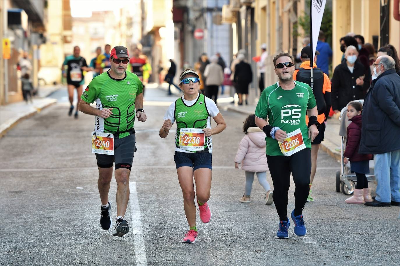 El circuito RunCáncer 2021 ha llegado a Picassent con una prueba que incluye una carrera y una marcha no competitiva de 8 km. 