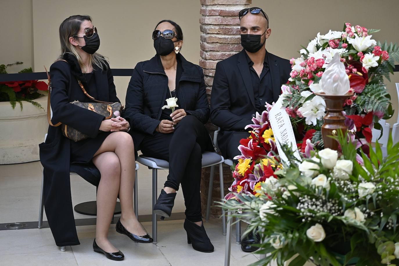 Fotos: Capilla ardiente de Manolo Santana | Compañeros y amigos despiden a la leyenda del deporte