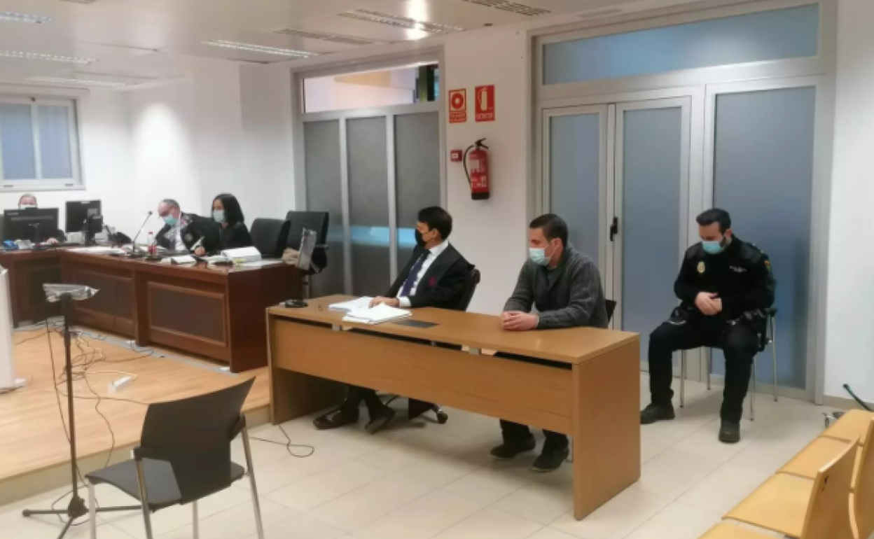 El juicio ha arrancado este lunes en la Audiencia Provincial de Alicante. 