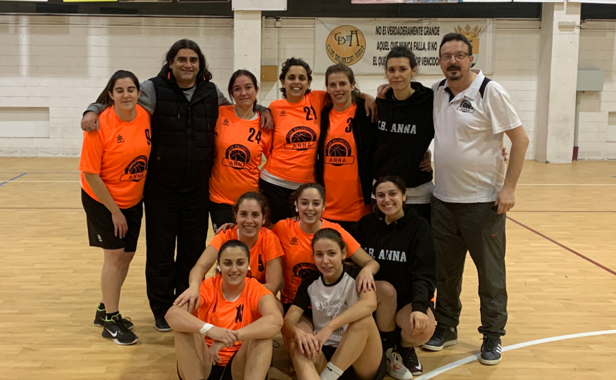 El equipo femenino del CB Anna se aúpa a la segunda plaza. 