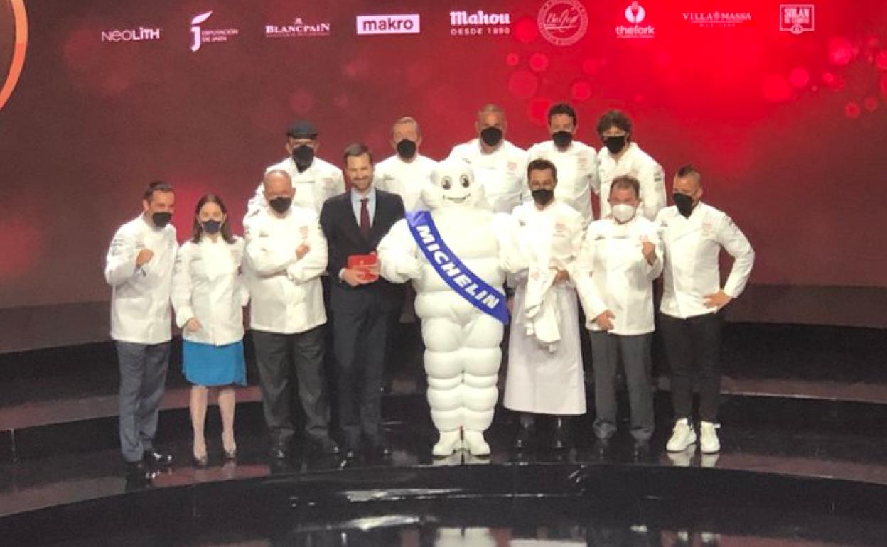 Foto de familia de los chefs españoles con tres Estrellas Michelin 2022