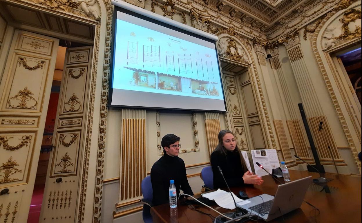 Arquitectos explican el proyecto de Alzira. 