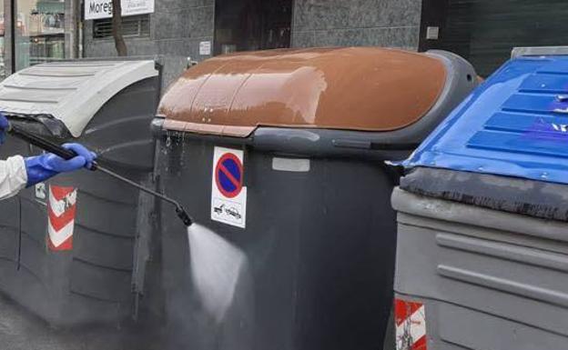 El Ayuntamiento de Valencia planea identificar a los ciudadanos al tirar la basura para controlar el reciclaje 