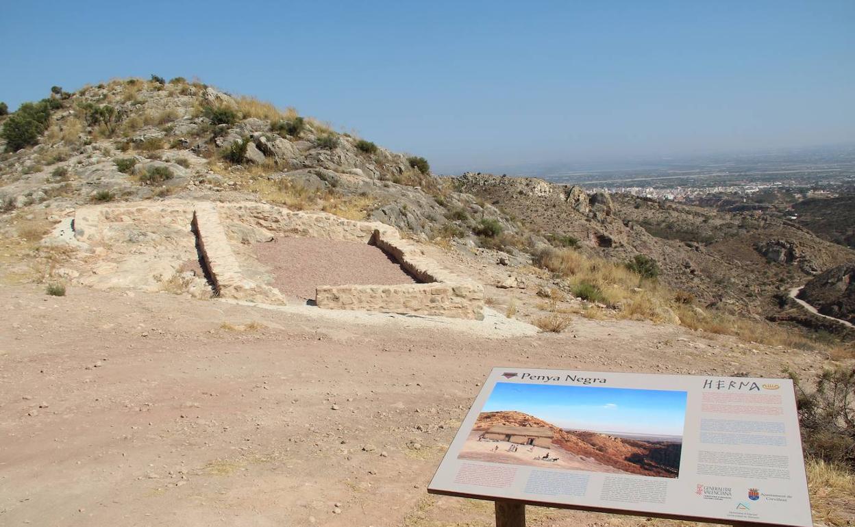 Peña Negra, en la sierra de Crevillent. 