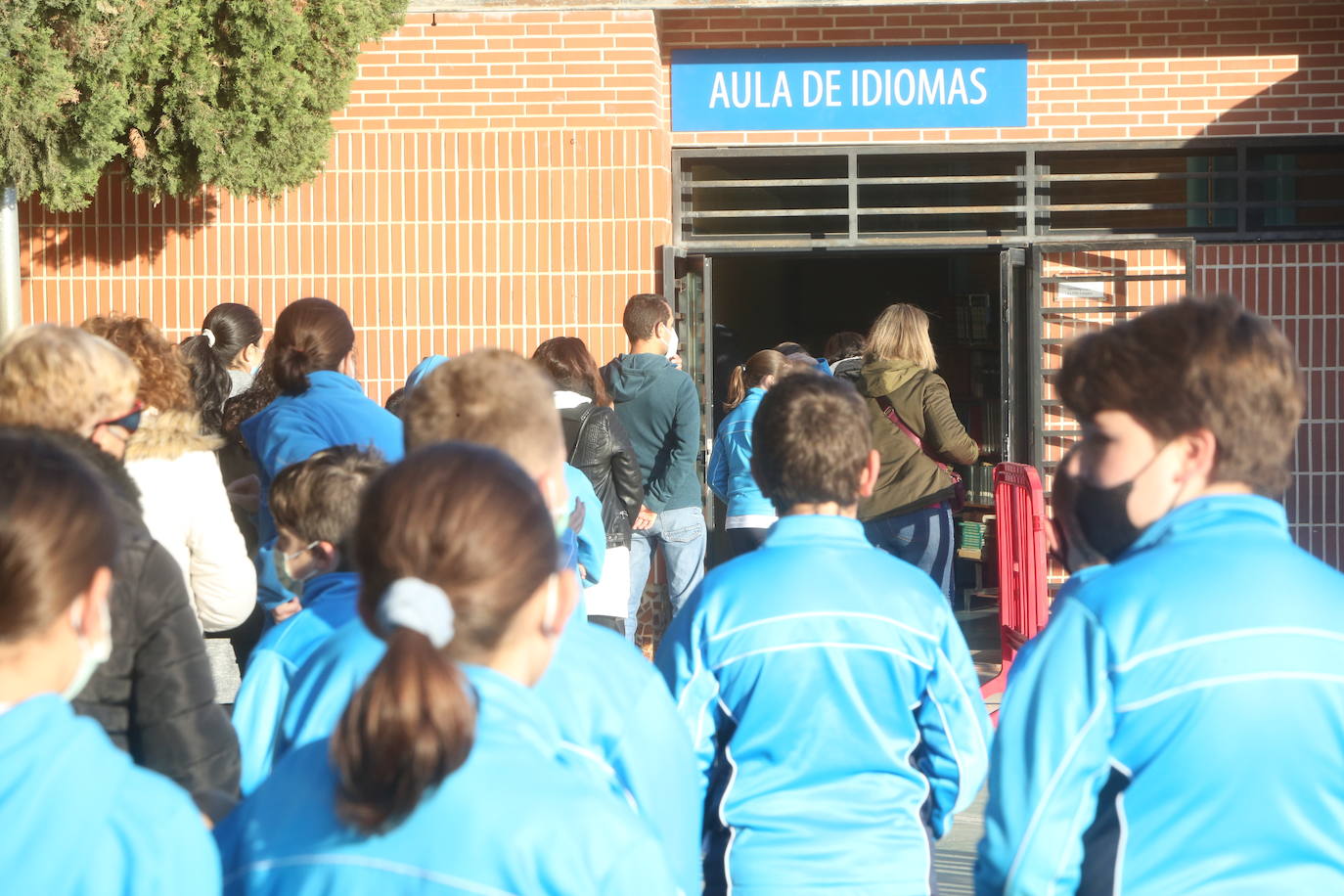 Inicio de la campaña de vacunación infantil contra el covid en menores de 12 años en los colegios de la Comunitat Valenciana. 