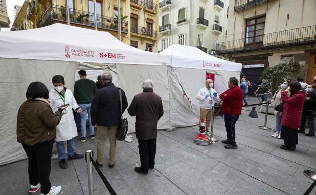 Sanidad aprueba la dosis de refuerzo contra el coronavirus para mayores de 40 años