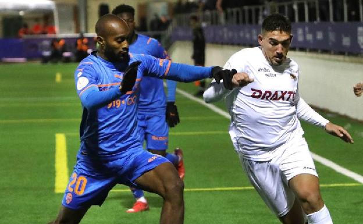 Foulquier en el partido de Copa contra el Utrillas