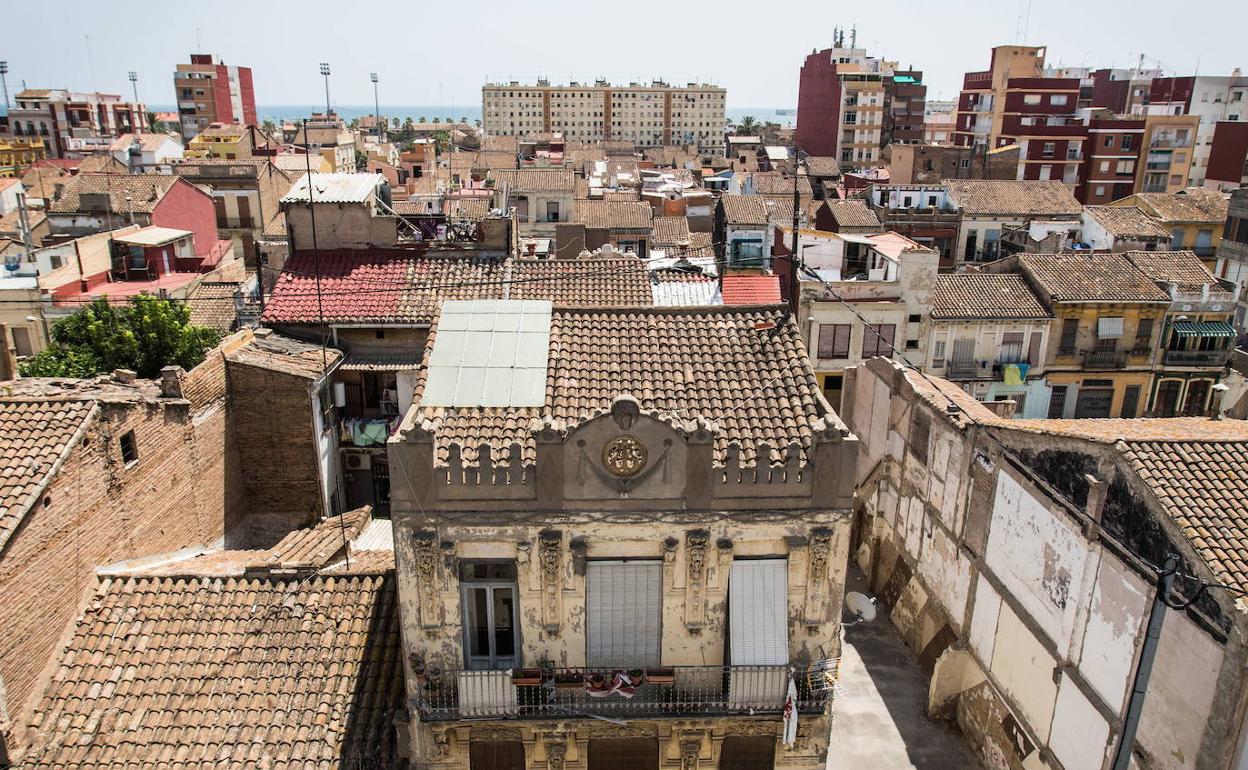 Barrio El Cabanyal Valencia | Una auditoría alerta del abuso de contratos a dedo en la oficina del plan del Cabanyal