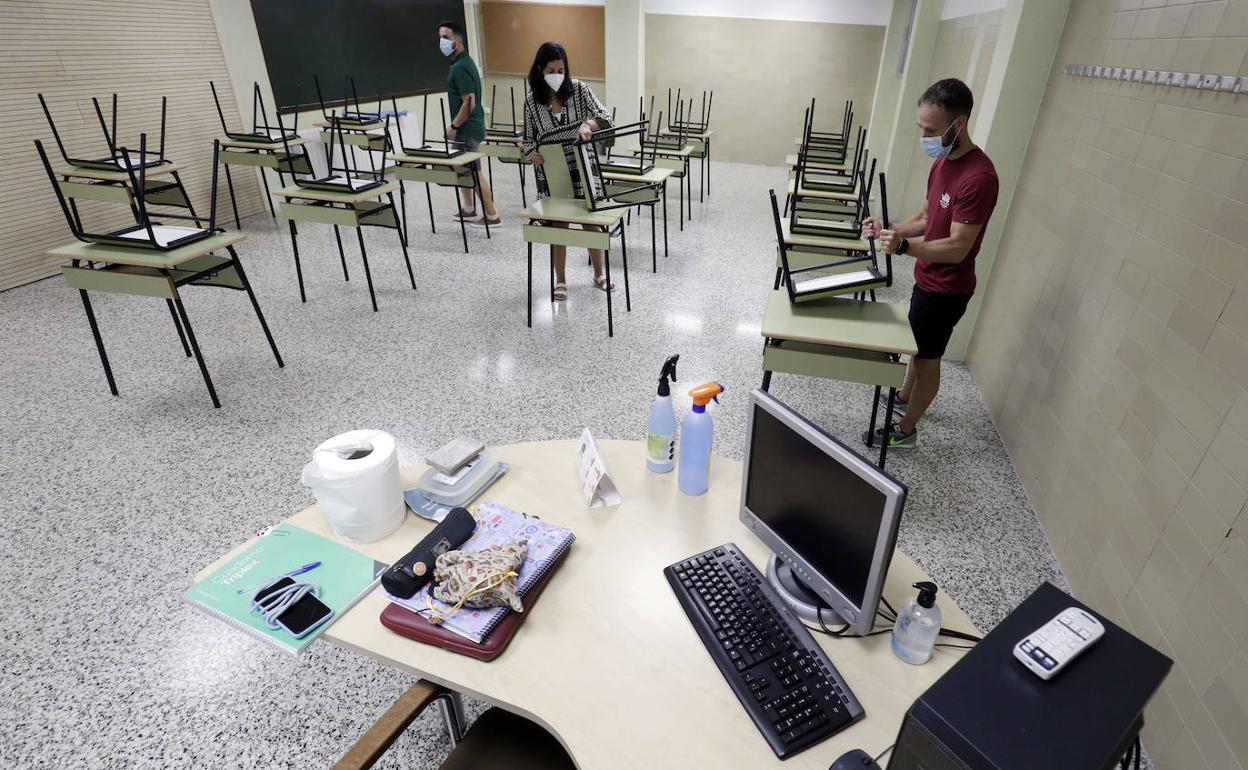 Preparativos de inicio de curso en un colegio valenciano, el pasado septiembre. 