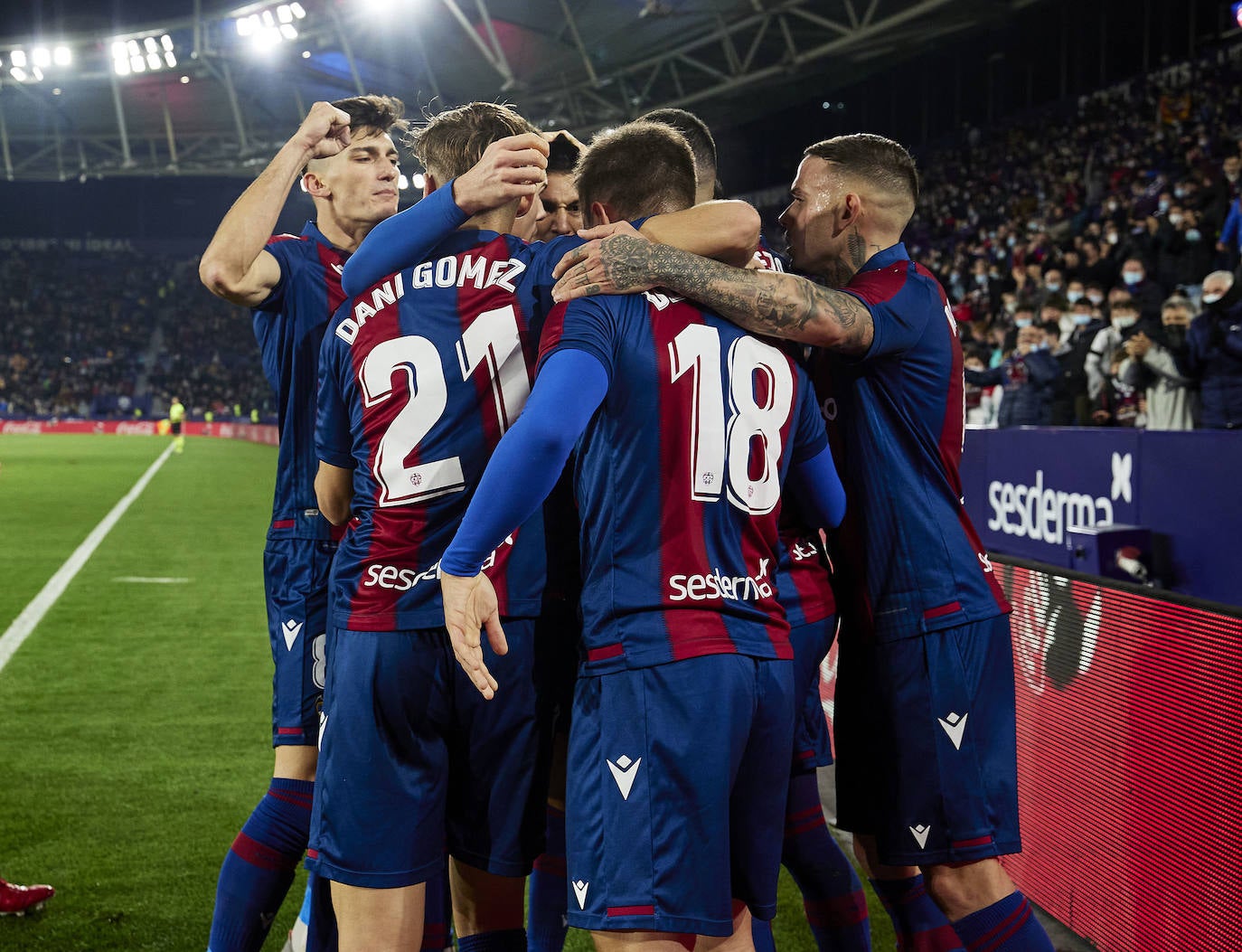 Fotos: Las mejores imágenes del Levante UD-Valencia CF