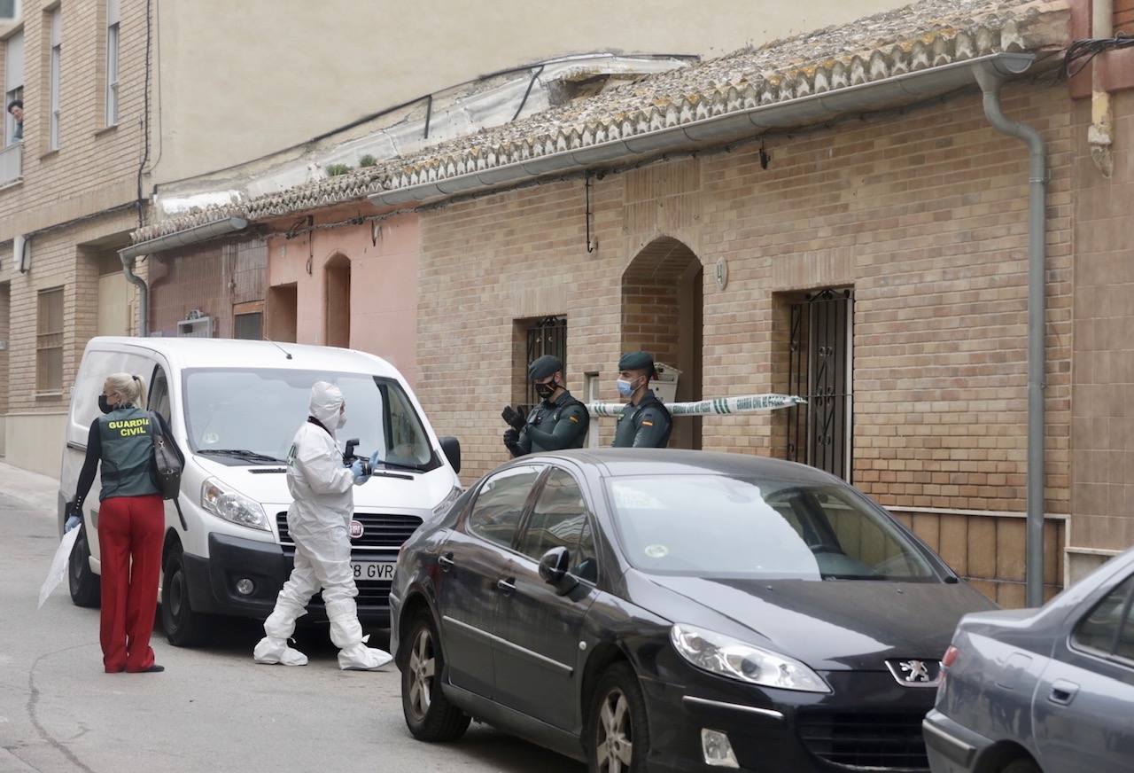 Fotos: Una mujer mata a su marido en Bétera